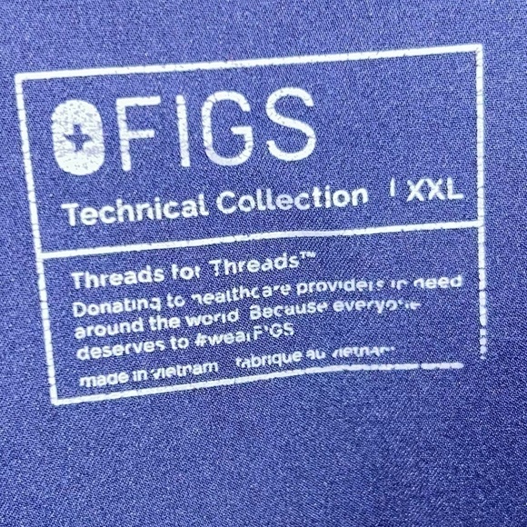 Figs Scrubs Top Technician Collection Catarina One Pocket Pullover V-Neck Top - Picture 11 of 11